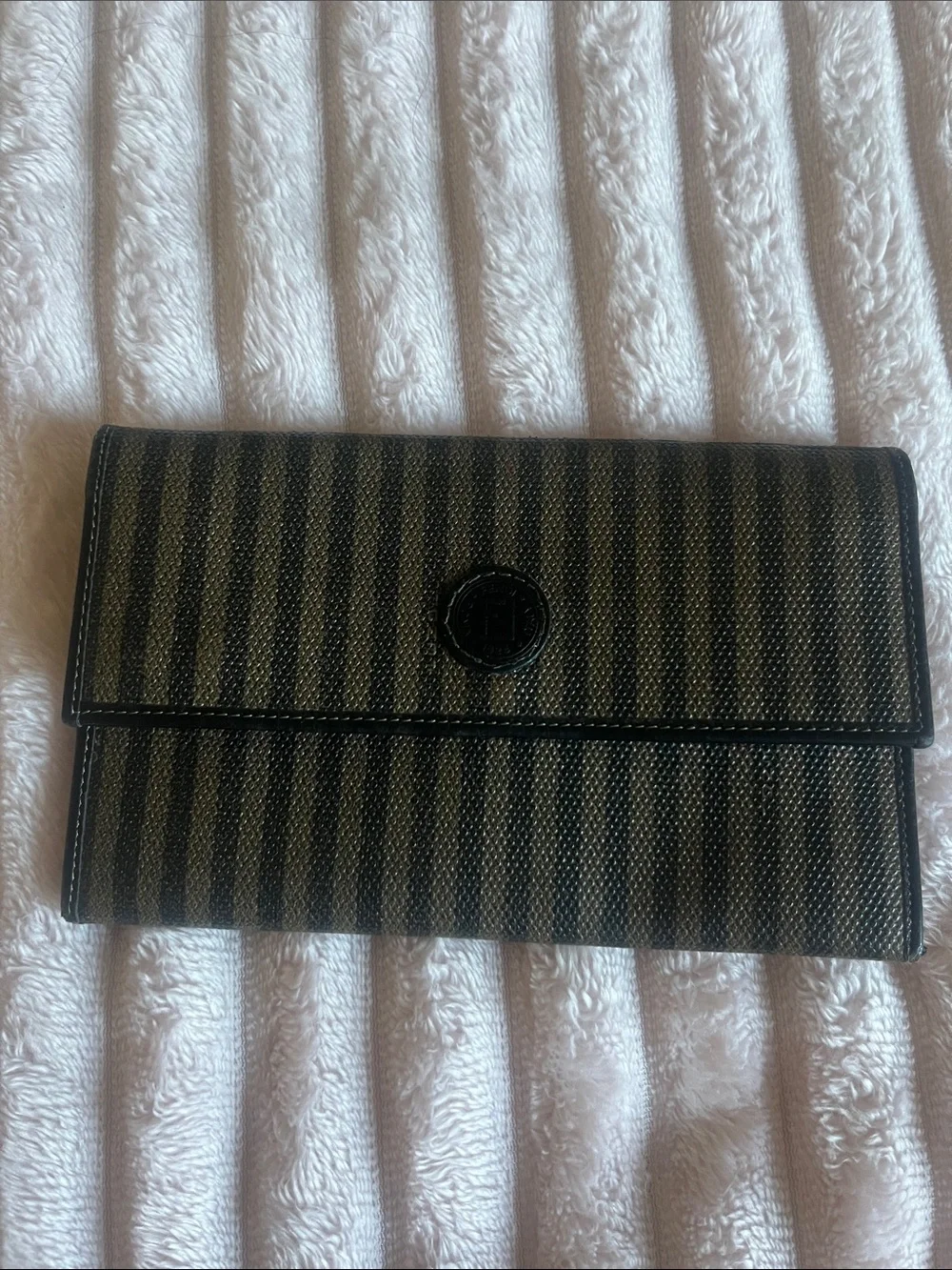 FENDI Vintage Striped Logo Wallet in Nero